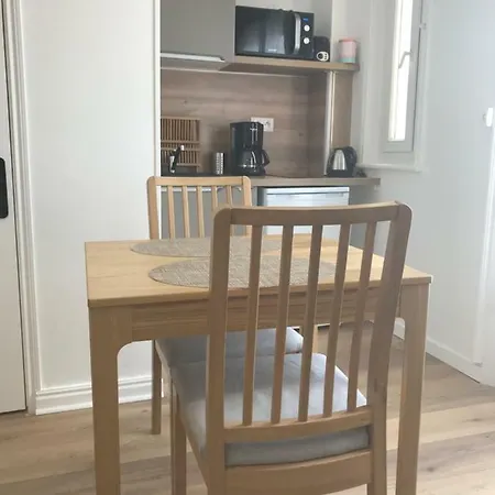 アパート Cocooning 50 M De La *